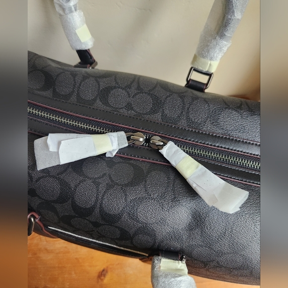 NWT Trekker Bag in Signature Canvas in Black & Oxblood - Picture 5 of 7